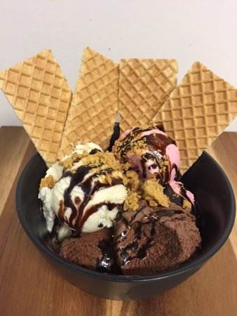 Woodpecker Bar And Grill - Renee 0