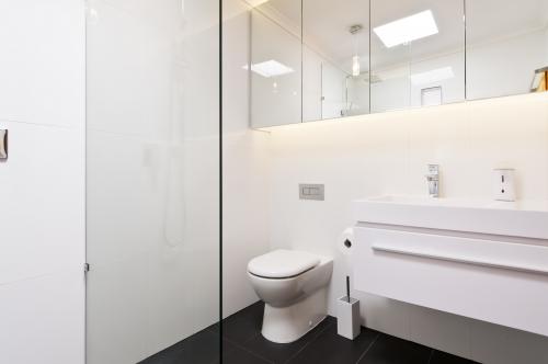 Building Alterations Renovations Brinsmead QLD Swimm