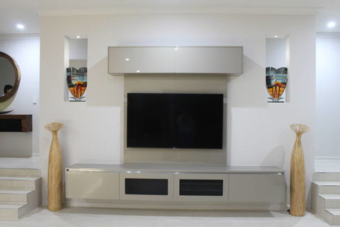 Artizan Cabinets - Renee 0