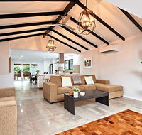 Modure Constructions - Renee