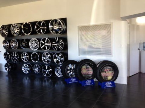 Peter Walton Tyre & Batteries - Swimm 2