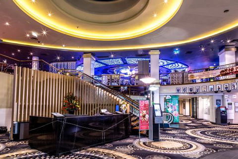 Diggers Services Club - Renee 0