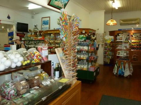 Granny Macs Fudge Store - Qld Realsetate 0