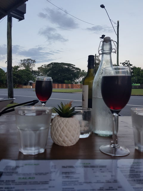 Holloways Pizza And Pasta - Qld Realsetate 3