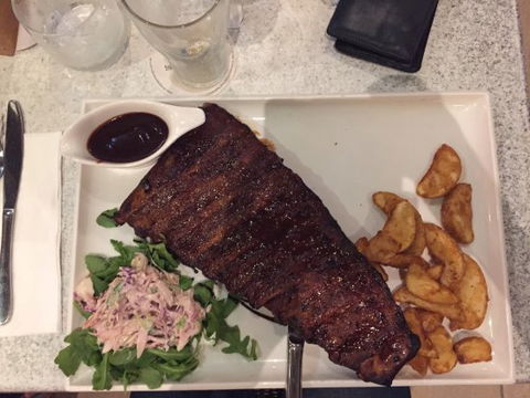 Trinity Beach Tavern - Qld Realsetate 0