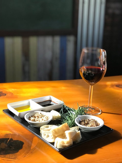 Bunnyconnellen Olive Grove & Vineyard - Internet Find 1