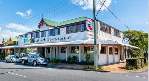Landsborough Pub - Renee 0