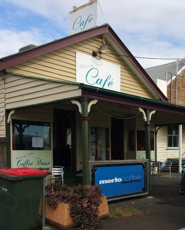 Miriam Vale Coffee House - Renee 0