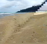 Moore Park Beach Queensland - Internet Find