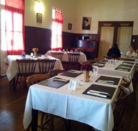 Ravenshoe Hotel - Internet Find