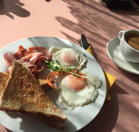 Travellers Rest Cafe - Internet Find