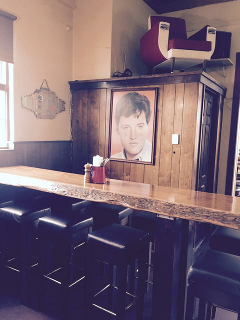 Railway Hotel - Internet Find 1
