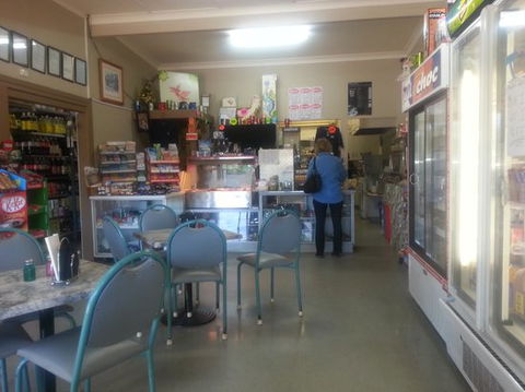 Wagon Wheel Cafe - Renee 0