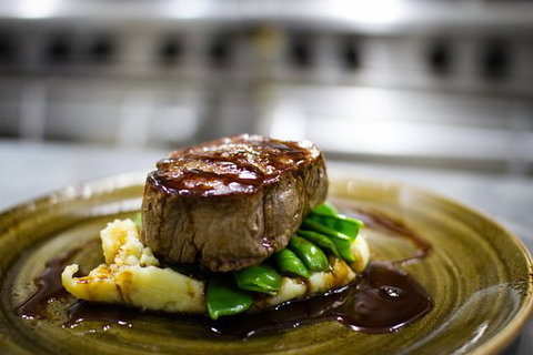 QPO Restaurant - Renee 0