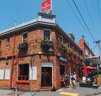 Robert Burns Hotel - Renee