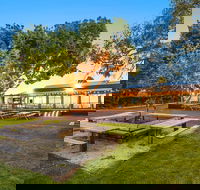 Batesford Hotel - Internet Find