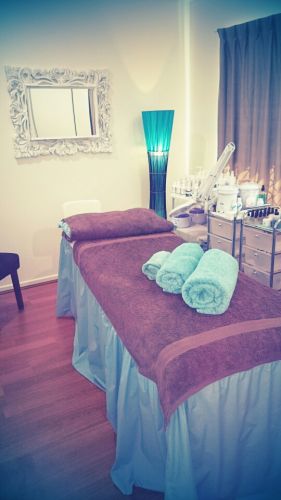 Escape Beauty & Wellbeing - Renee 0