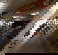 Cafe Locomotiva - Renee