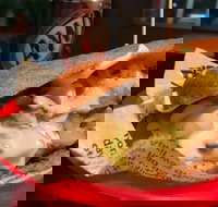 Pontiac Burgers  Wings - Qld Realsetate