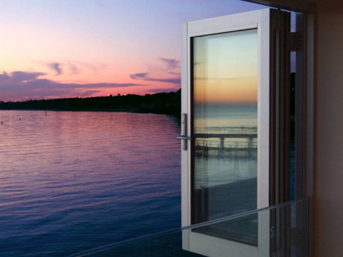 Cerberus Beach House - Renee 8