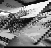 Yarra Lounge - Swimm