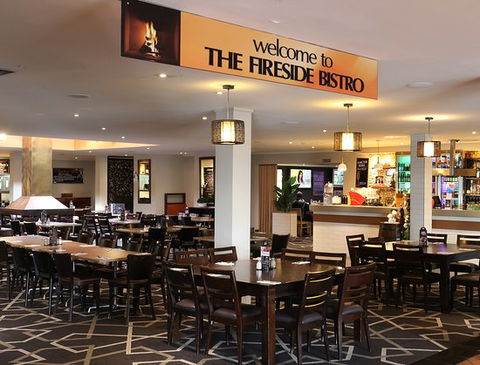 Mitcham Hotel - Renee 0
