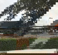 Santos Cafe And Bar - Renee