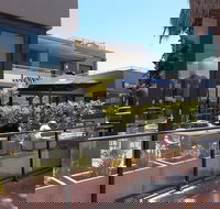 Long Beach Hotel - Renee