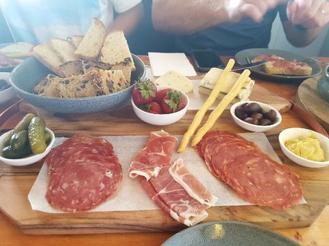 Grenache Wine Bar - Qld Realsetate 0