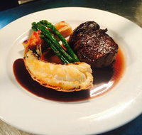 Pippies by the Bay - Swimm