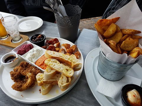 Rusty Water Brewery Restaurant & Bar - Qld Realsetate 0