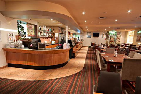 Boundary Hotel - Renee 0