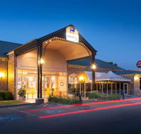 Castello's Cardinia Hotel - Petrol Stations
