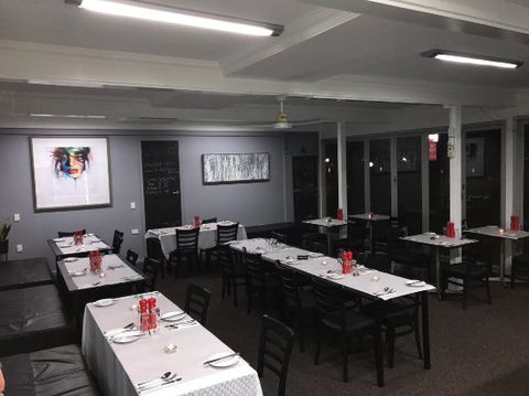 Bistro Aliment - Renee 0