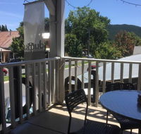 Dumu Balcony Cafe - Renee