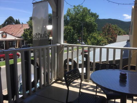 Dumu Balcony Cafe - Renee 0
