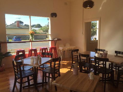 Queenscliff General Store - Qld Realsetate 0