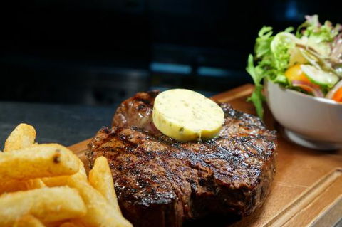 Bos Taurus - Renee 0