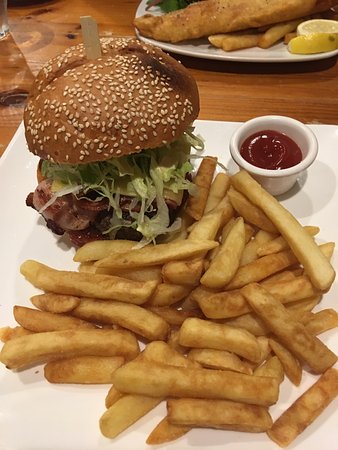 Hogans Cafe & Bar Restaurant - Renee 0