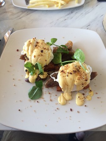 Pretty Sally - Renee 0