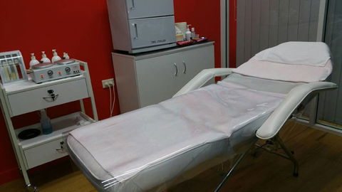 Unique Touch Beauty & Massage - Renee 13