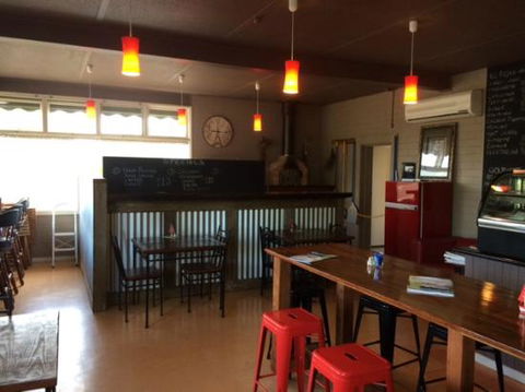 Jackson's On Albert Takeaway & Coffee Lounge - Renee 0
