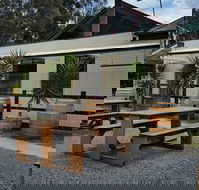 The Warburton Hotel Wesburn - Renee