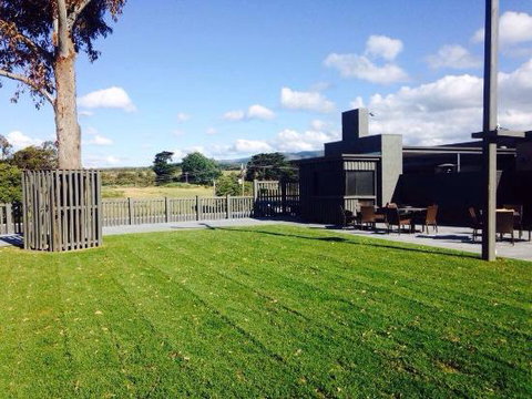 Churchill Hotel Motel - Renee 0