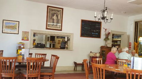 Donald Hotel - Renee 0