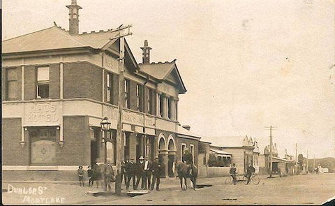 Mac's Hotel Mortlake - Internet Find 0