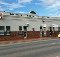 Mount Jeffcott Hotel - Renee