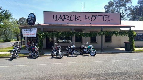 Yarck Hotel - Renee 0