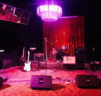 Lazybones Lounge Restaurant Bar - Swimm