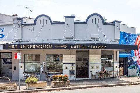 Mrs Underwood - Renee 0